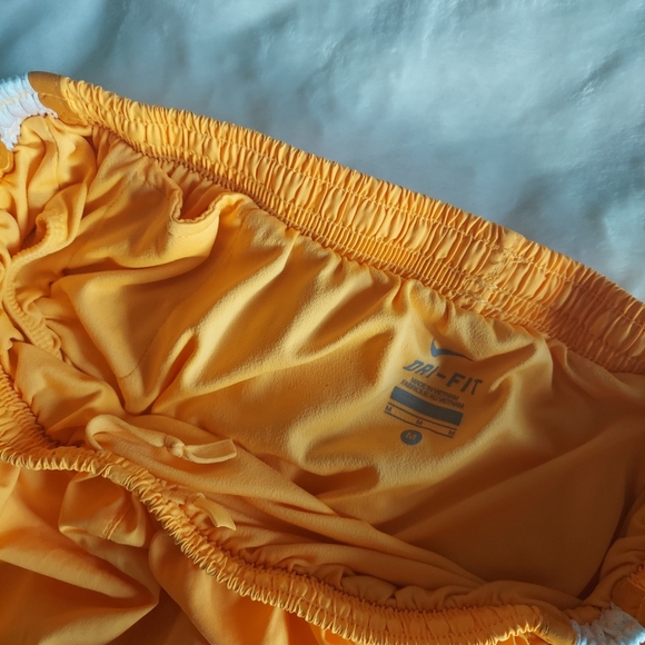 Nike Dry fit running shorts - Picture 3 of 5